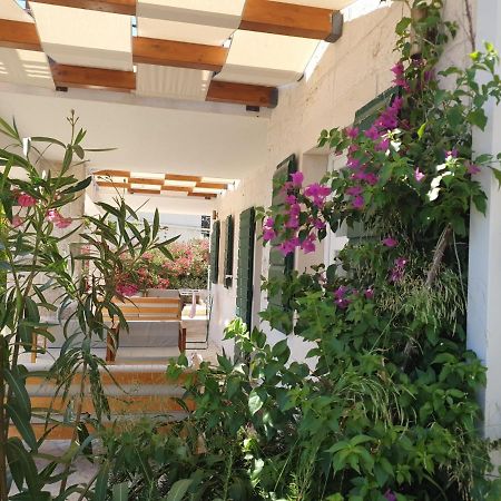 Apartments Lolita Bol Zewnętrze zdjęcie