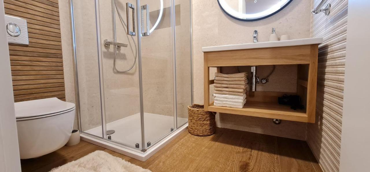 Apartments Lolita Bol Zewnętrze zdjęcie
