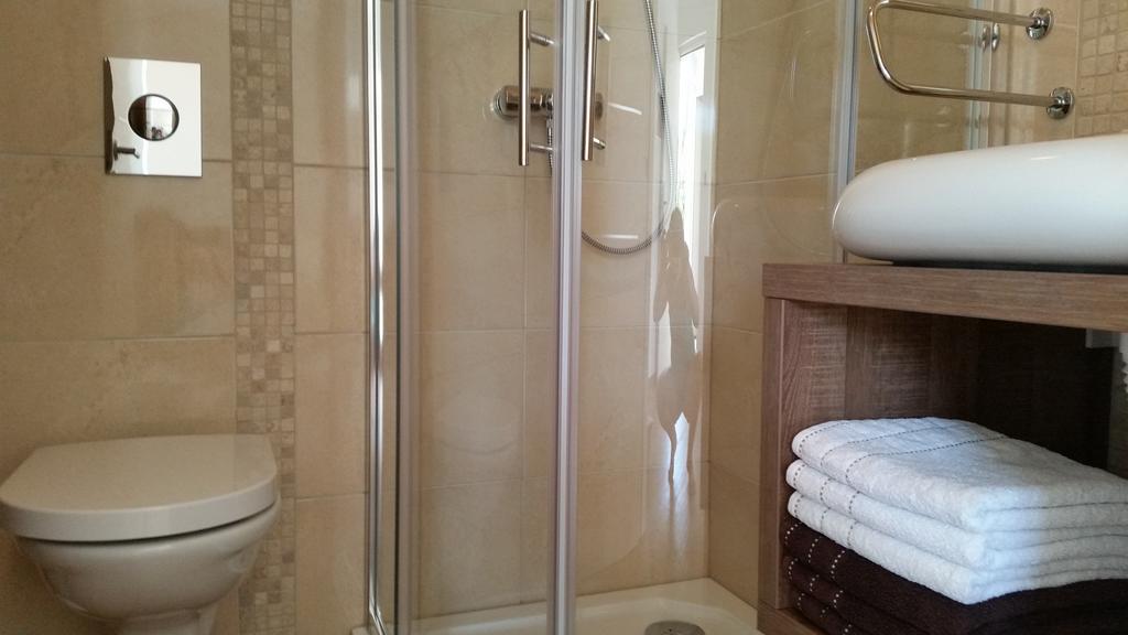 Apartments Lolita Bol Zewnętrze zdjęcie
