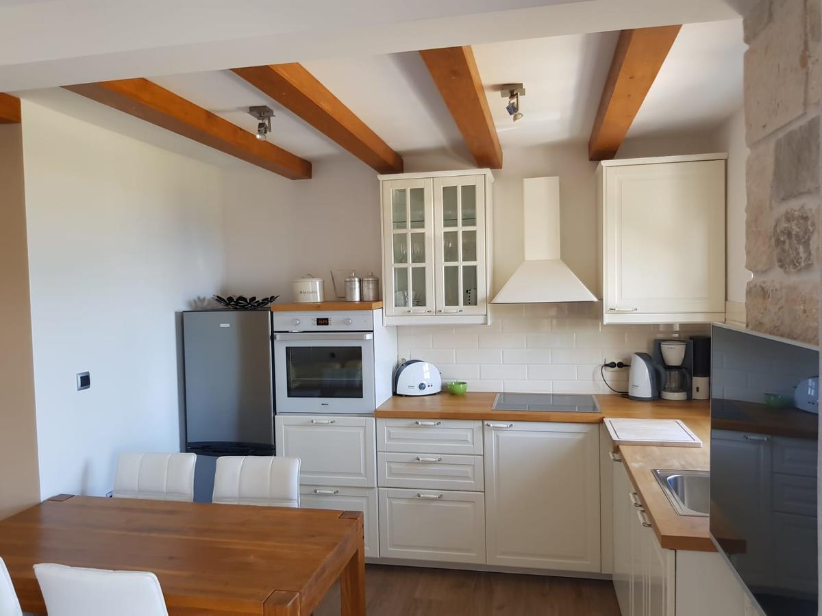 Apartments Lolita Bol Zewnętrze zdjęcie
